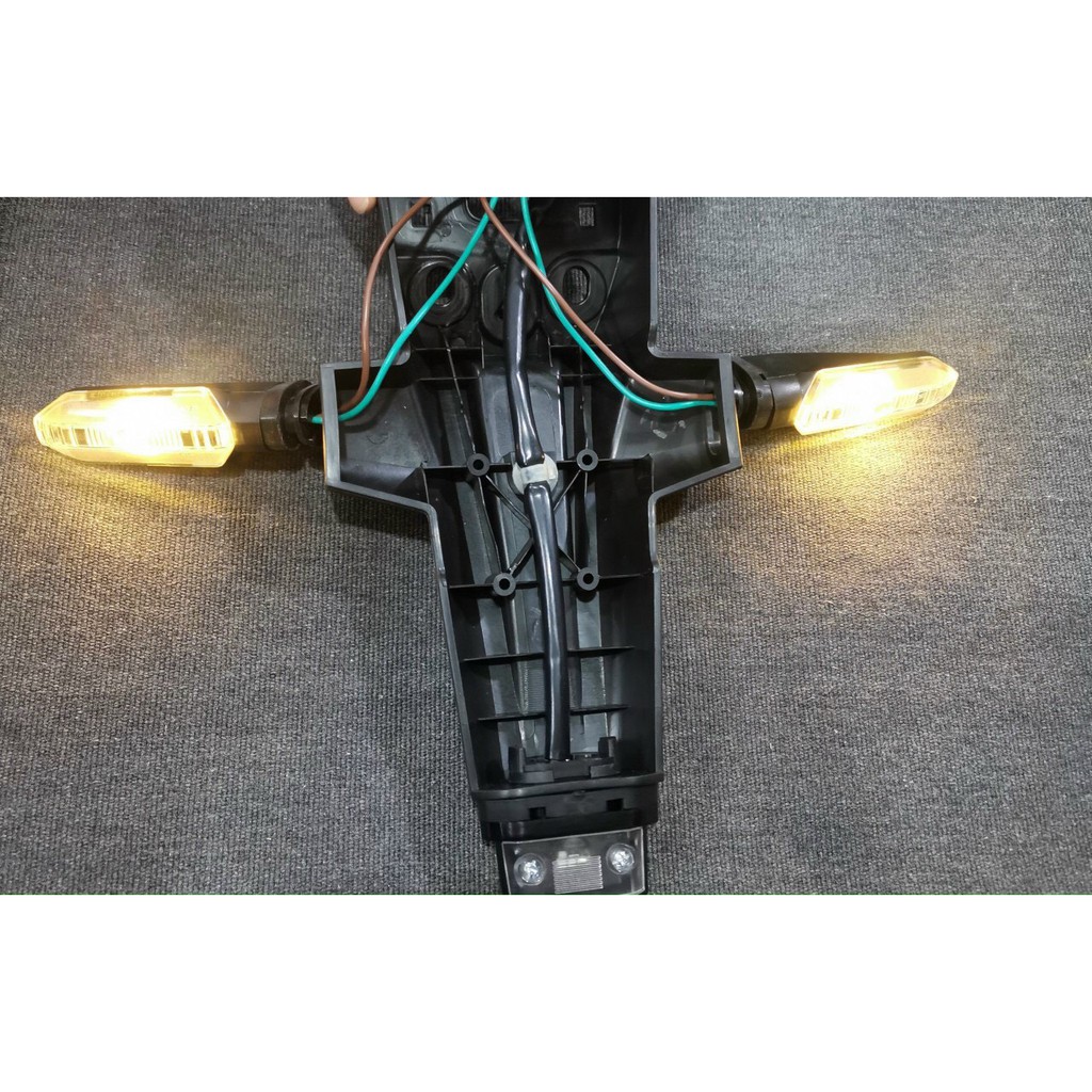 Dè trên có mạch soi biển số + cặp xi nhan Winner X