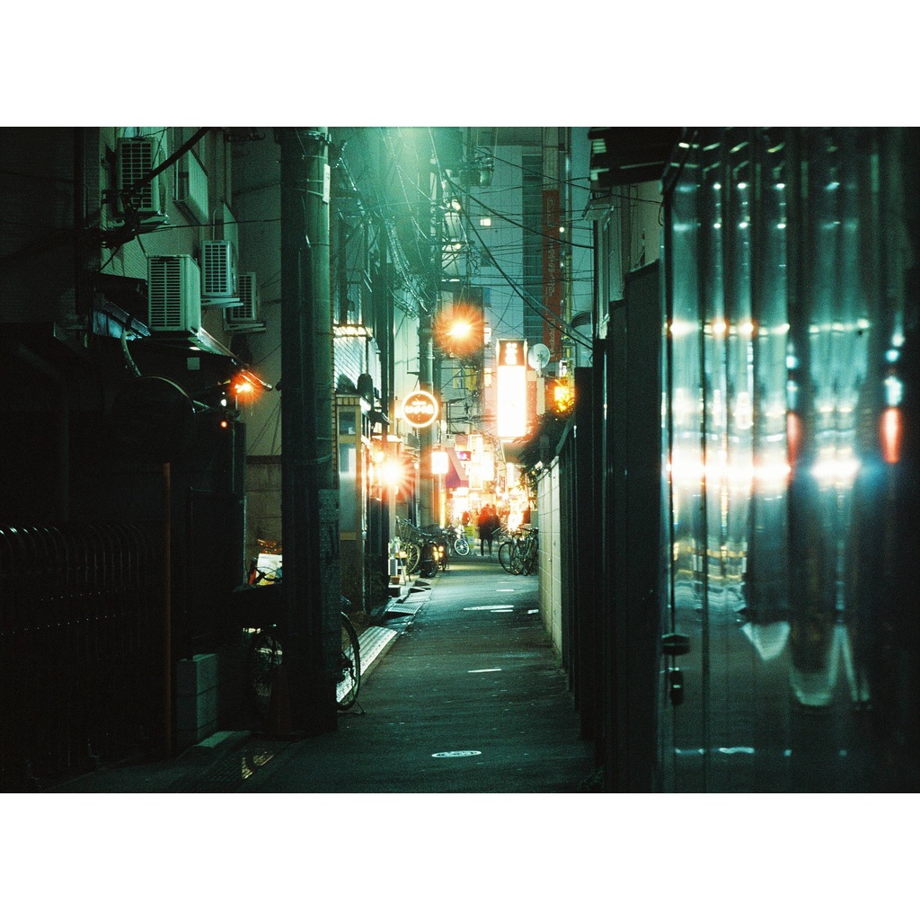 Phim CineStill 800T ISO 800, Màu Color, 120 x 12 Kiểu Vuông, In Date Cho Máy Chụp Ảnh Film - LIIQ Flash