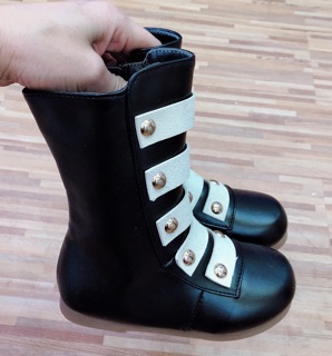 Giày boot ống bé gái-220k
