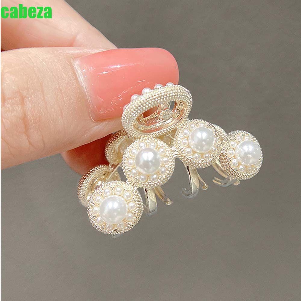 Kẹp tóc càng cua nhỏ nhắn phối ngọc trai đơn giản phong cách Hàn Quốc dễ phối đồ dành cho nữ