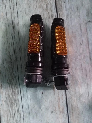 cặp gác chân sau kiểu