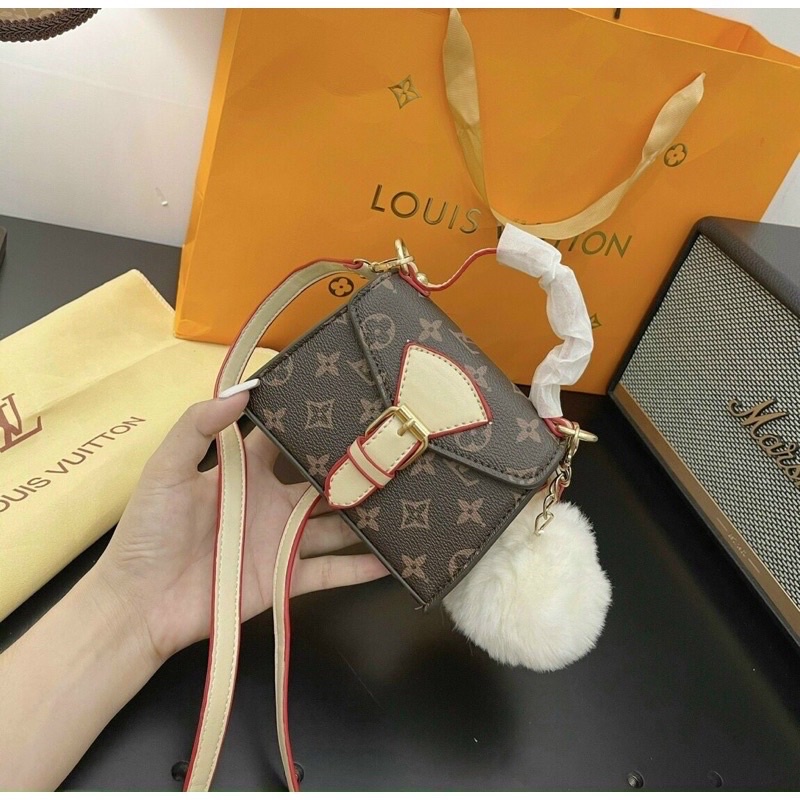 Túi mini đeo cheo nhỏ nhắn, sang chảnh dễ thương, bông tuỳ mỗi đợt có shop sẽ tặng kèm