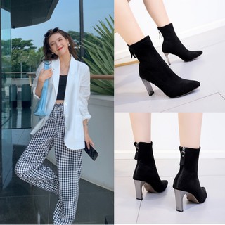 Giày boot nữ cổ lửng đế 8cm da lộn màu đen GBMN-01B5