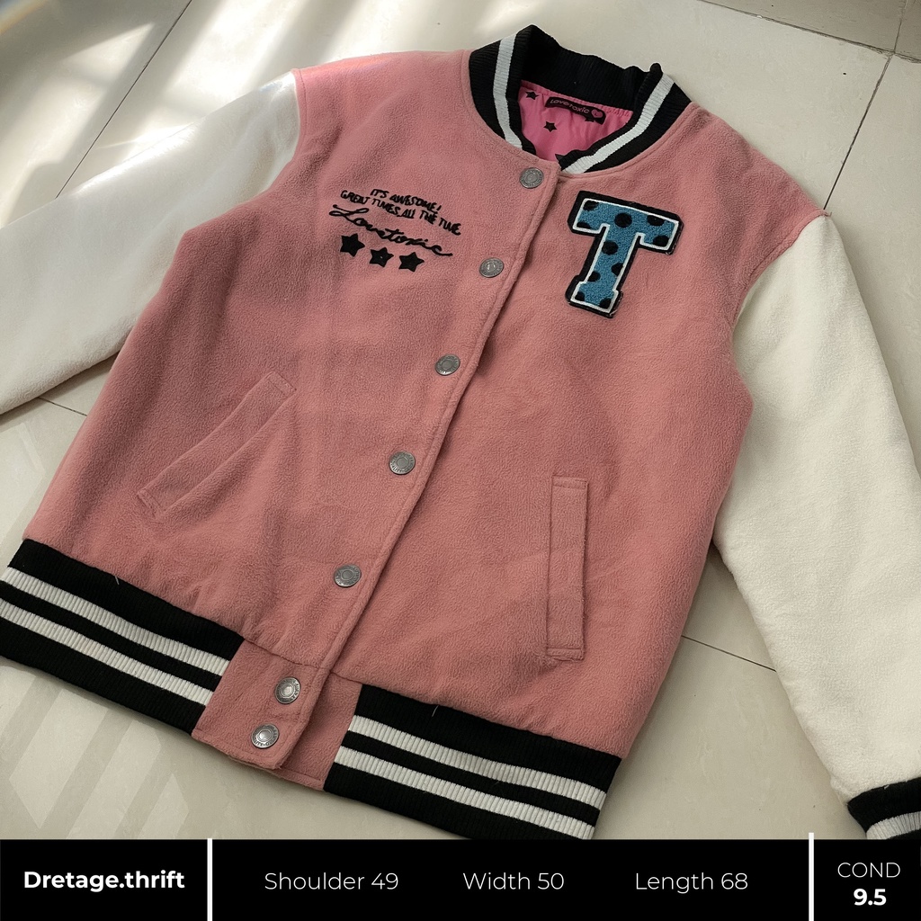 ÁO KHOÁC BÓNG CHÀY VARSITY JACKET LOVE TOXIC