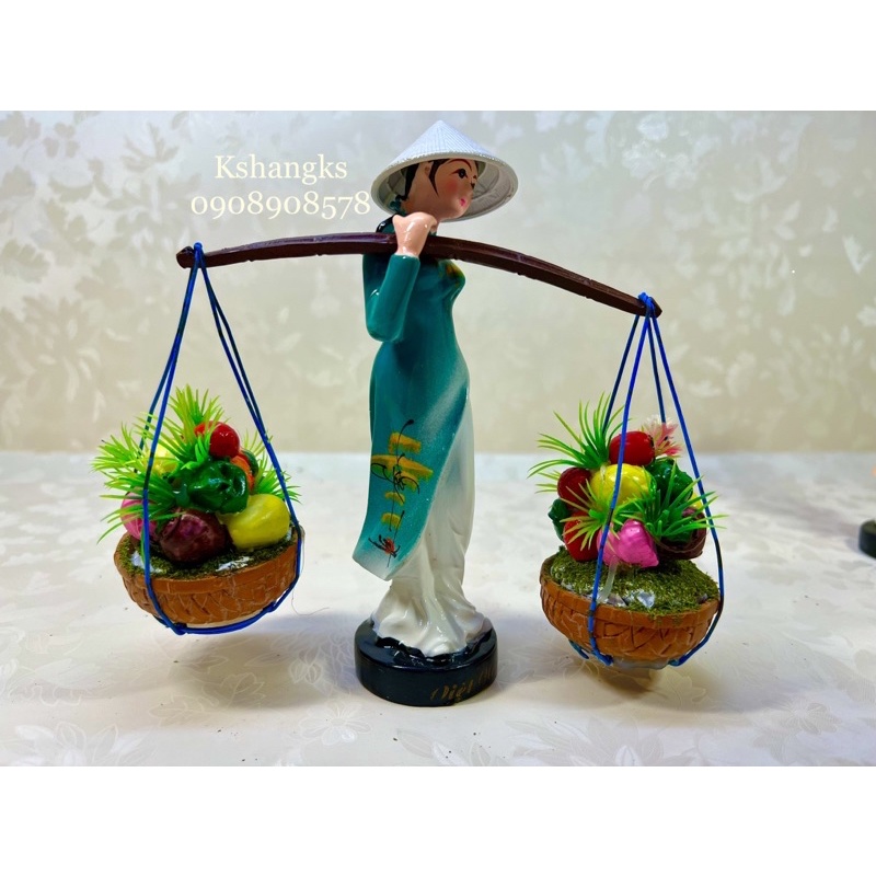 Cô gái Việt Nam Áo dài gánh trái cây  Cô gái Việt Nam gánh hoa quả. Miss Viet and fruits - Quà tặng lưu niệm trang trí