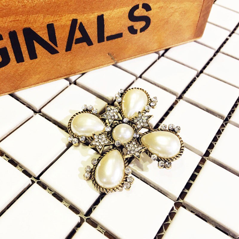 Trâm cài áo hình hoa đính đá và ngọc trai nhân tạo phong cách retro