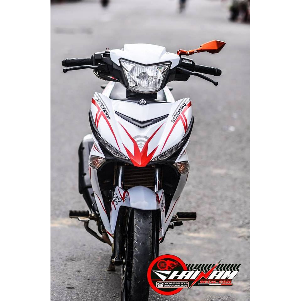 Tem trùm exciter 150 trắng chỉ đỏ