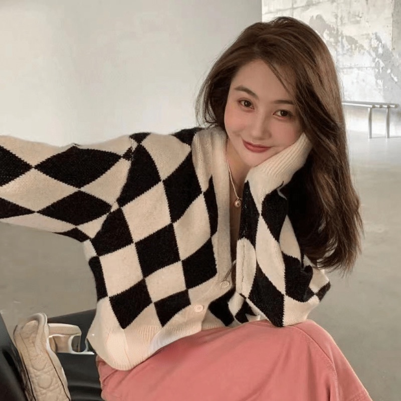 Áo khoác cardigan cổ chữ V tay dài dáng rộng họa tiết caro tương phản phong cách Hàn Quốc