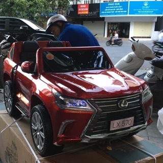 Xe ô tô điện Lexus LX570