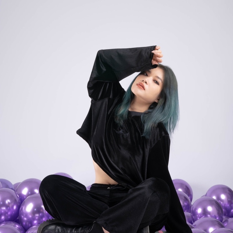 ÁO CROPTOP DAYBREAK VELVET KIẾM LÀ MỐT