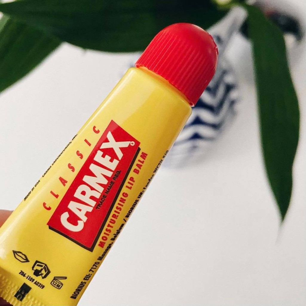 Son dưỡng môi Carmex Classic Lip Balm Medicated dạng tuýp