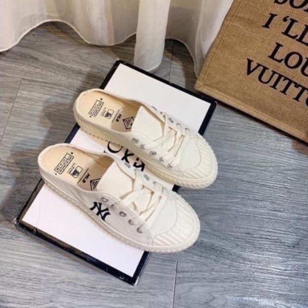 🎁 SOCK 🎁 Giày Sục Ny Đạp Gót Màu Trắng Chữ Đen, Sục Ny, Sục 𝐌𝐋𝐁 Đạp Gót Bản Đẹp , Hàng Full Box + Bill , Miễn Phí V | BigBuy360 - bigbuy360.vn