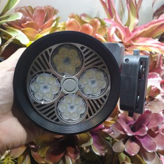 [Đèn rọi ray 20w] đèn rọi bán cạn cho cây phát triển