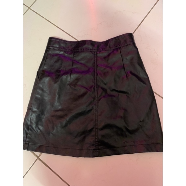 Pass chân váy của local brand, tingoan, H&M, NakedbyV....