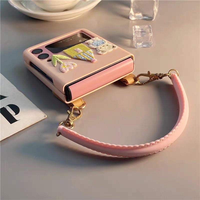 [SẴN] Ốp Samsung Z Flip 3 / Z Flip 4 dây xách màu hồng sticker thêu kèm bộ decal màu ZFlip3 / Z Flip3 / ZFlip4 / Z Flip4