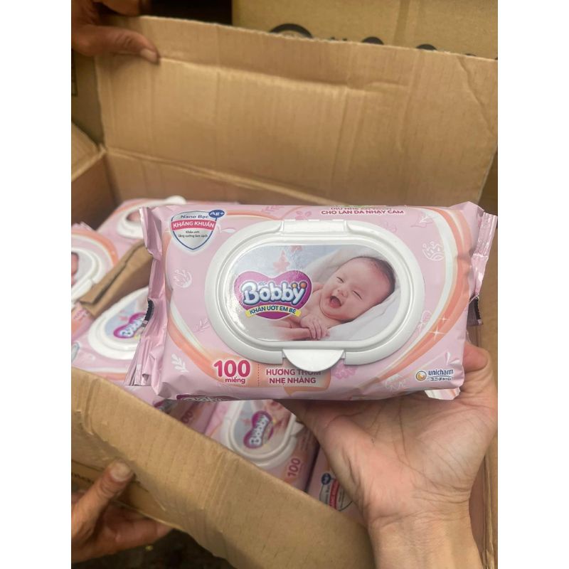 Gói Khăn ướt Bobby NANO Bạc Kháng Khuẩn 100 tờ hương thơm nhẹ nhàng