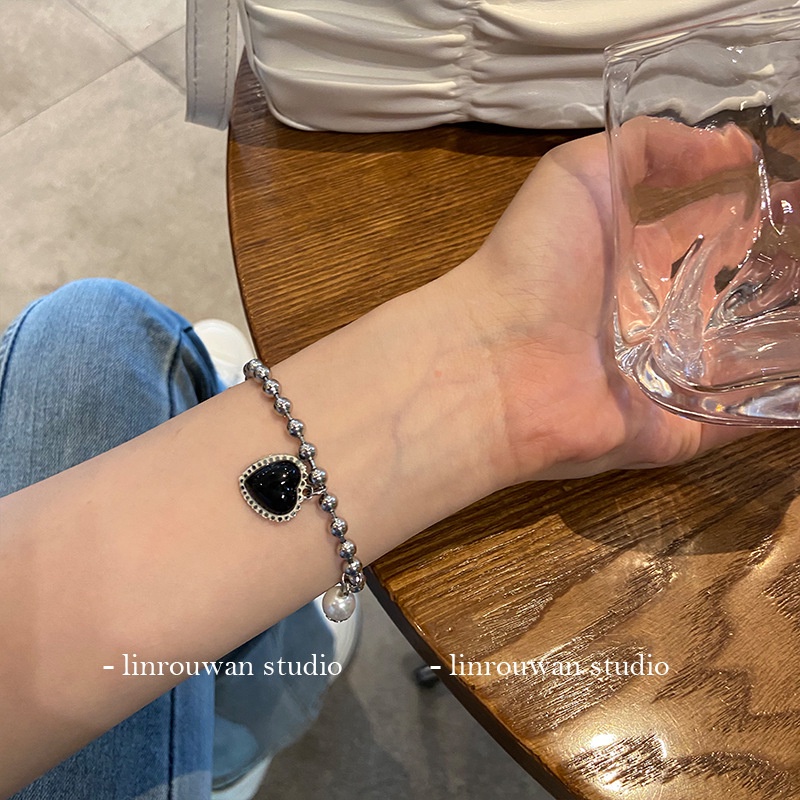 Vòng Tay Chuỗi Hạt Ngọc Trai Mặt Trái Tim Màu Đen Thời Trang Cho Nữ