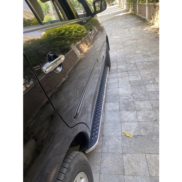 Bậc lên xuống xe ô tô Toyota Veloz