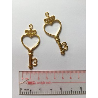 Charm kim loại resin chìa khóa tim