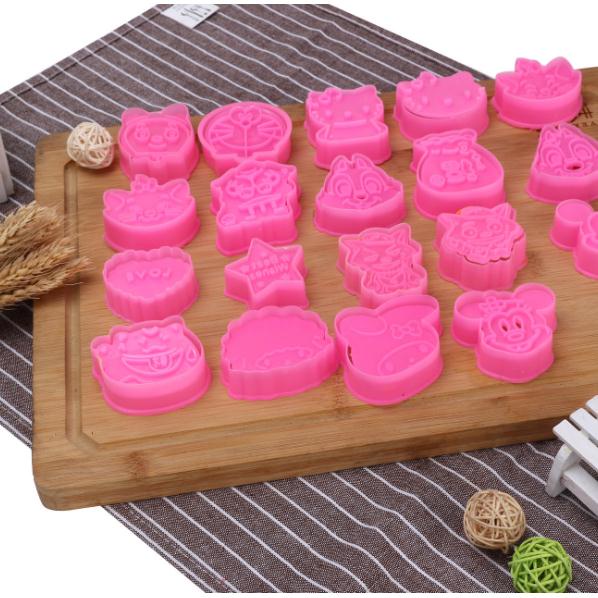 Set 2 khuôn cắt bánh quy họa tiết hoạt hình 3D