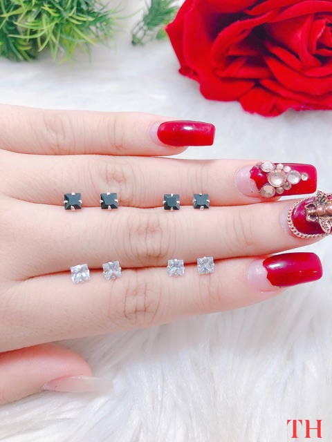 KHUYÊN TAI NỤ ĐÁ VUÔNG - KHUYÊN TAI BẠC TA