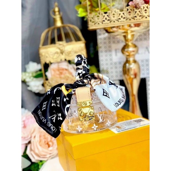 Túi tròn trong suốt tặng kèm khăn