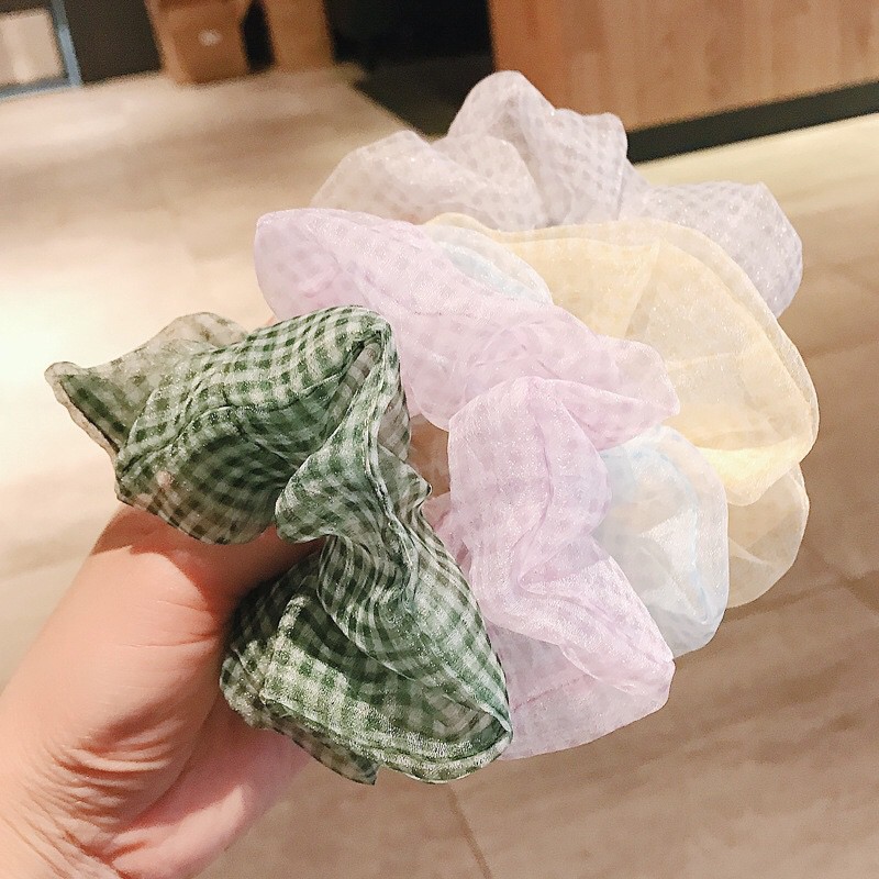 Scrunchies, Dây buộc tóc vải voan họa tiết caro