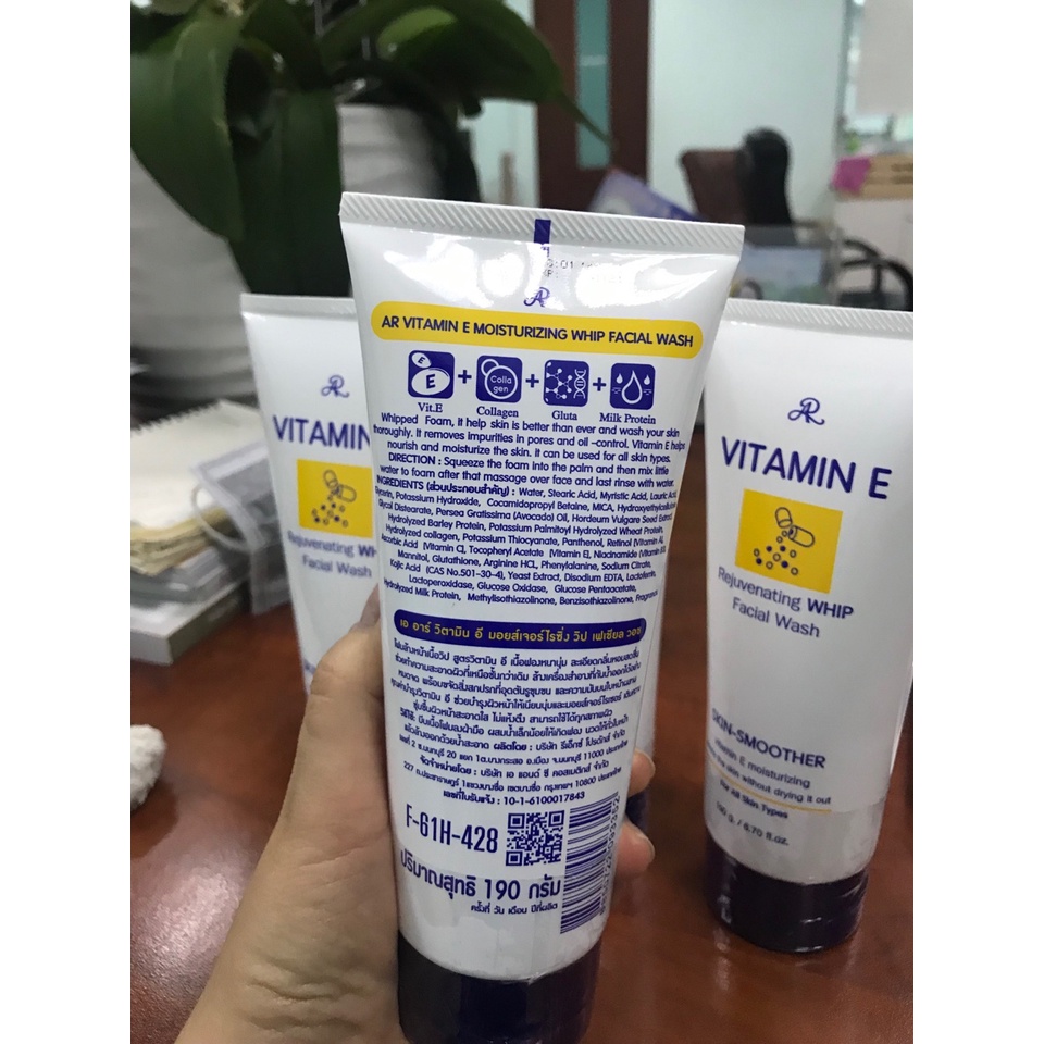 Sữa Rửa Mặt Vitamin E Thái Lan 190g