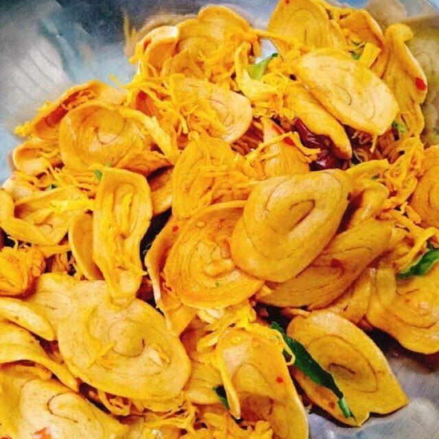 500GR BÁNH TAI HEO MẮM ỚT LẮC KHÔ GÀ LÁ CHANH THƠM NGON