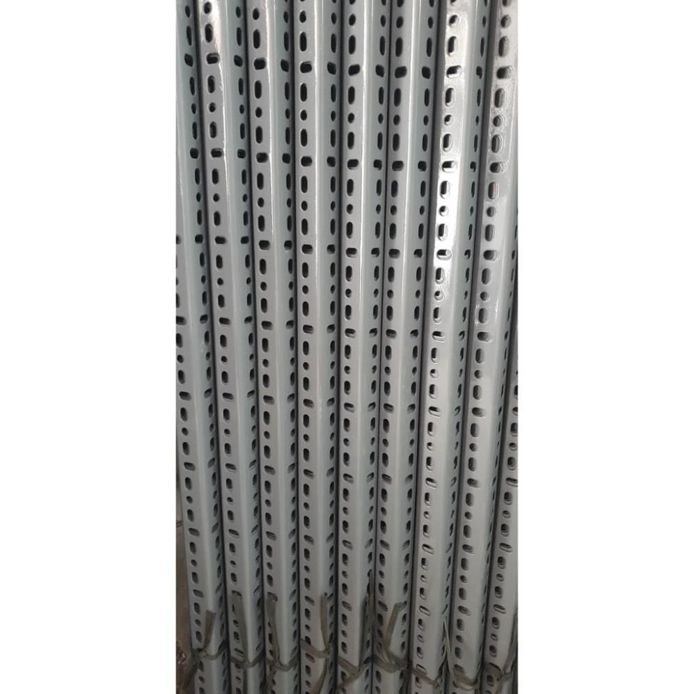 Thanh sắt V Lỗ 3x3cm dày 2 ly - dài 150cm