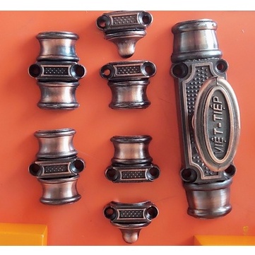 CHỐT CLEMON SONG HỒNG VIỆT TIỆP CỬA SỔ GIẢ GỖ 9981 - KHÔNG KÈM THANH TY