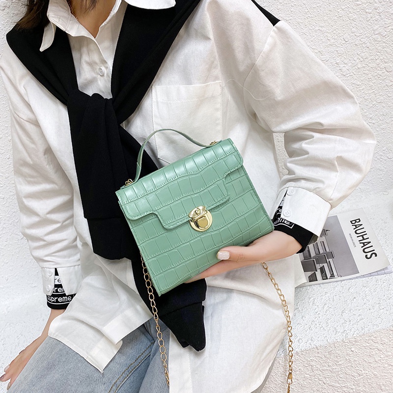 Túi đeo chéo họa tiết da cá sấu phối dây xích thời trang cho nữ