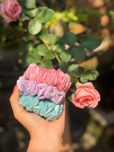 Đồ buộc tóc scrunchies lụa tone màu pastel