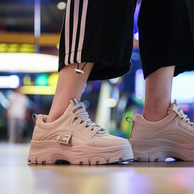 GIÀY SNEAKER THỂ THAO ULZZANG ĐỘN ĐẾ BASIC HAI MÀU TRẮNG, BE