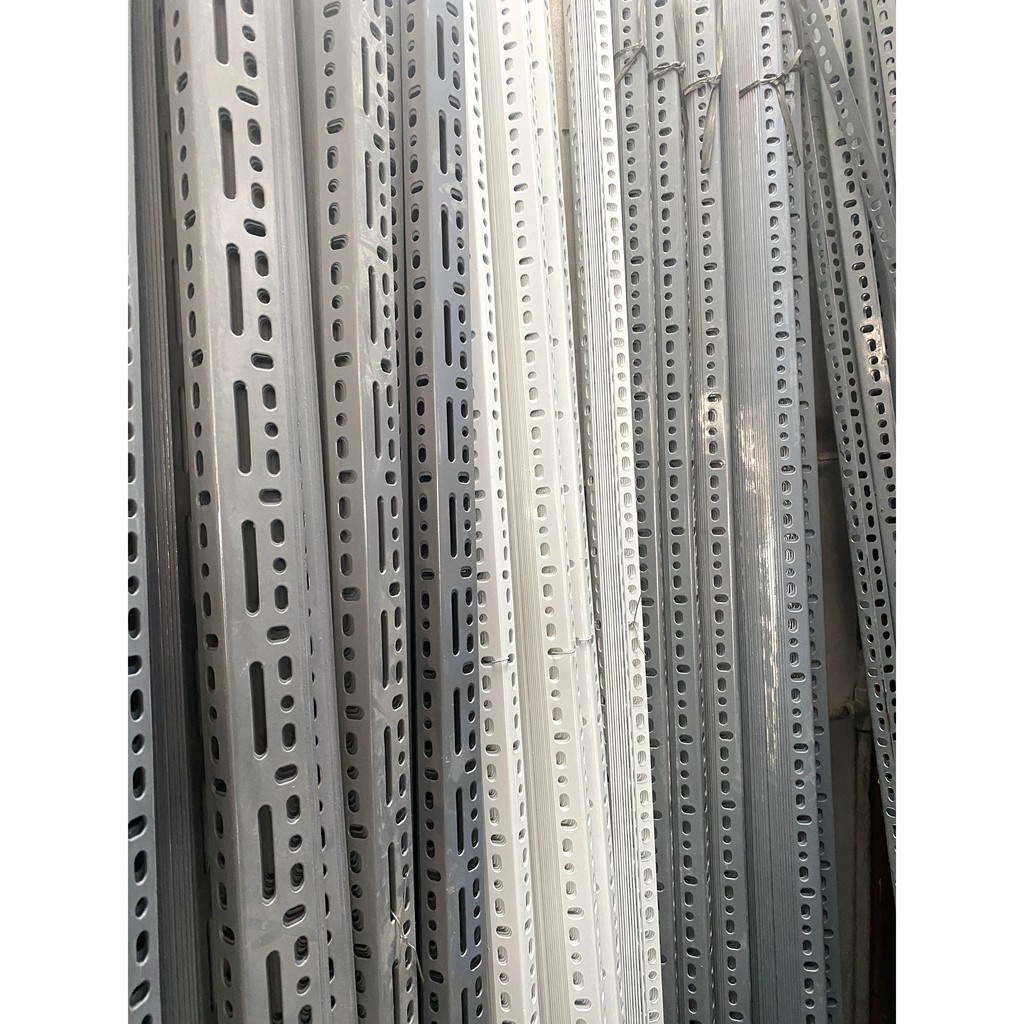 Thanh sắt V lỗ V4x4cm dài 120cm