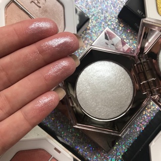 Highlight Fenty Diamond Bomb