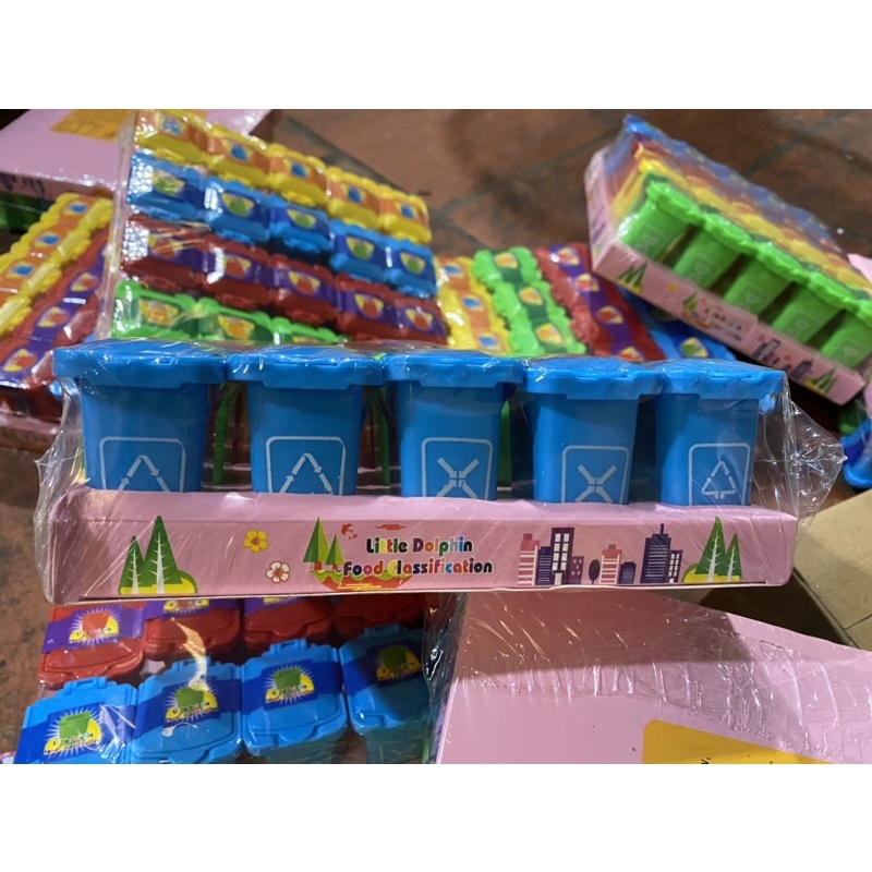 Kẹo tam lanh hình thùng rác