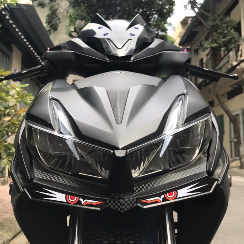 Cánh gió Winner X, mặt nạ Winner X kiểu mắt cáo