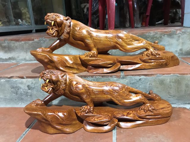 Tượng con hổ gỗ hương
