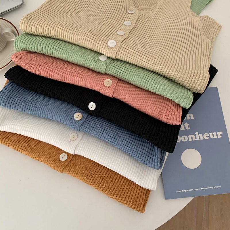 Áo Tank Top Sát Nách Cổ Chữ V Phối Nút Phía Trước Thiết Kế Quyến Rũ