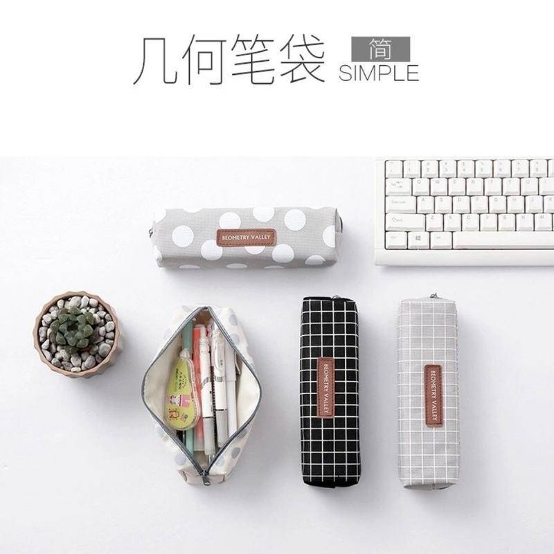 ⭐ iLado ⭐  Hộp đựng bút chì học sinh hộp bút chì màu đặc giản dị cute túi nilong chủ đề nhân vật túi zip nhỏ hộp vải đựng đồ Hộp đựng hộp bút hologram bút cute bọc zip tiểu an văn phòng phẩm Đa Dụng túi đựng đồ dùng cá nhân hình