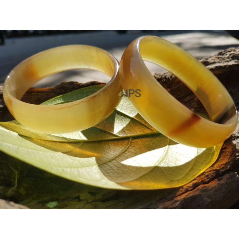 Vòng tay bằng sừng trâu bò tự nhiên bản rộng 1,5 -2cm x5mm nguyên khối trừ tà kị gió