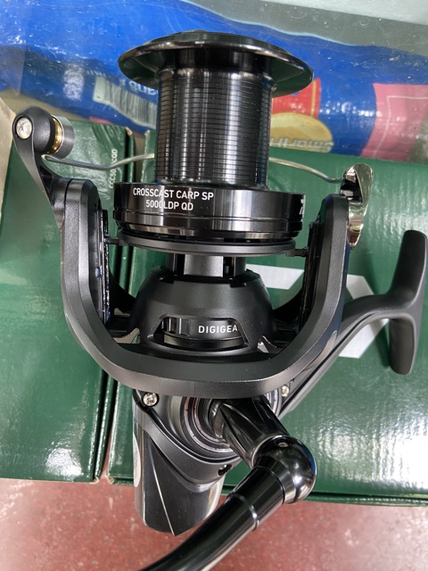 Máy câu 2 cối Daiwa Crosscast Carp SP 5000LDP QD câu lục, câu biển