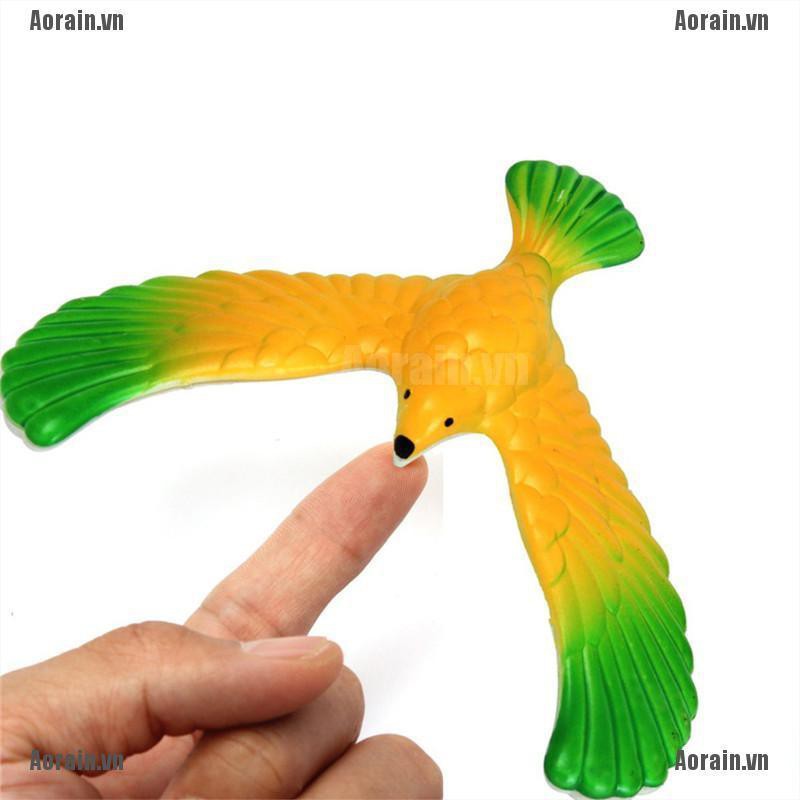 Chú Chim Cân Bằng Để Bàn Cho Bé