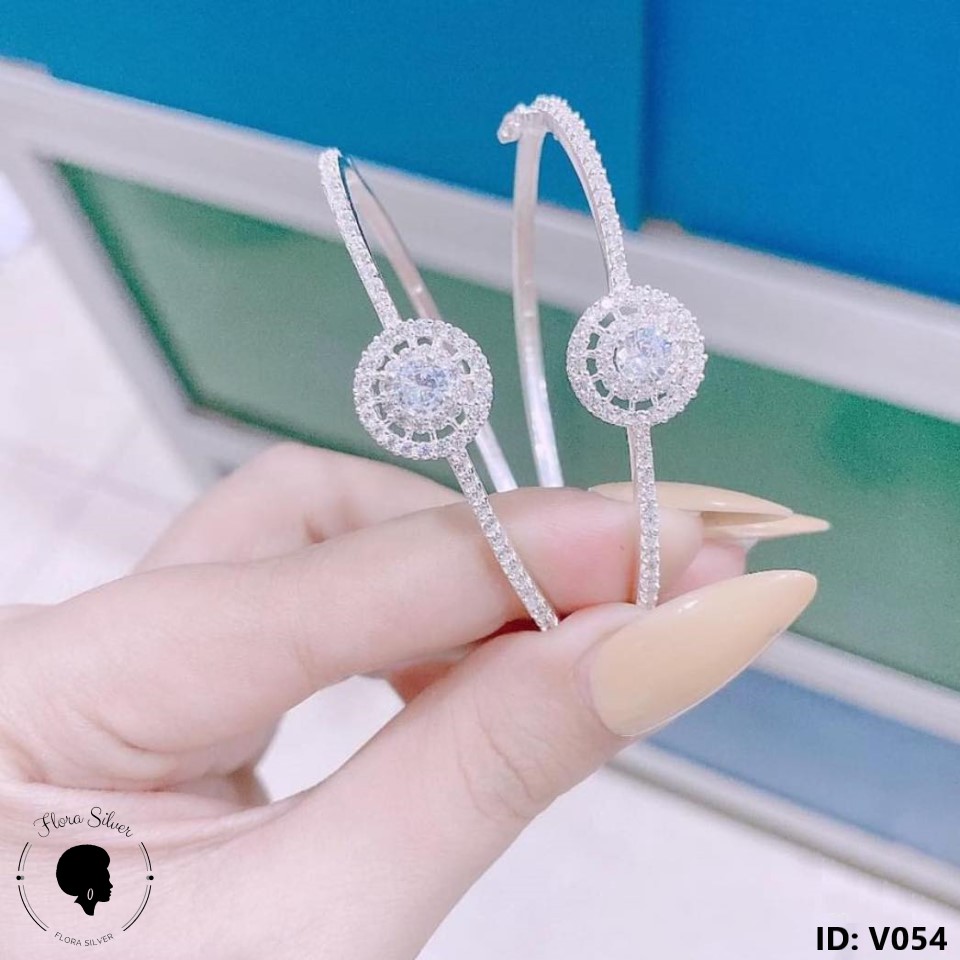 Vòng tay bạc cứng đính đá mặt tròn FLORA V054