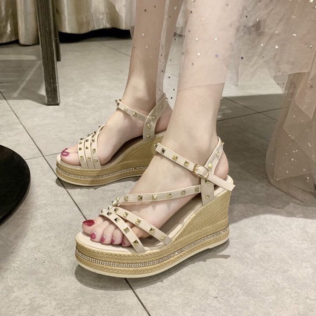 SANDAL ĐINH ĐẾ XUỒNG gót 9cm