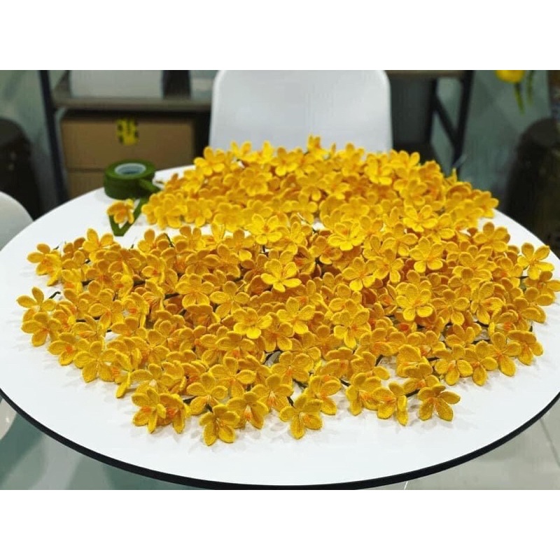 Cánh hoa mai/đào bằng len sợi