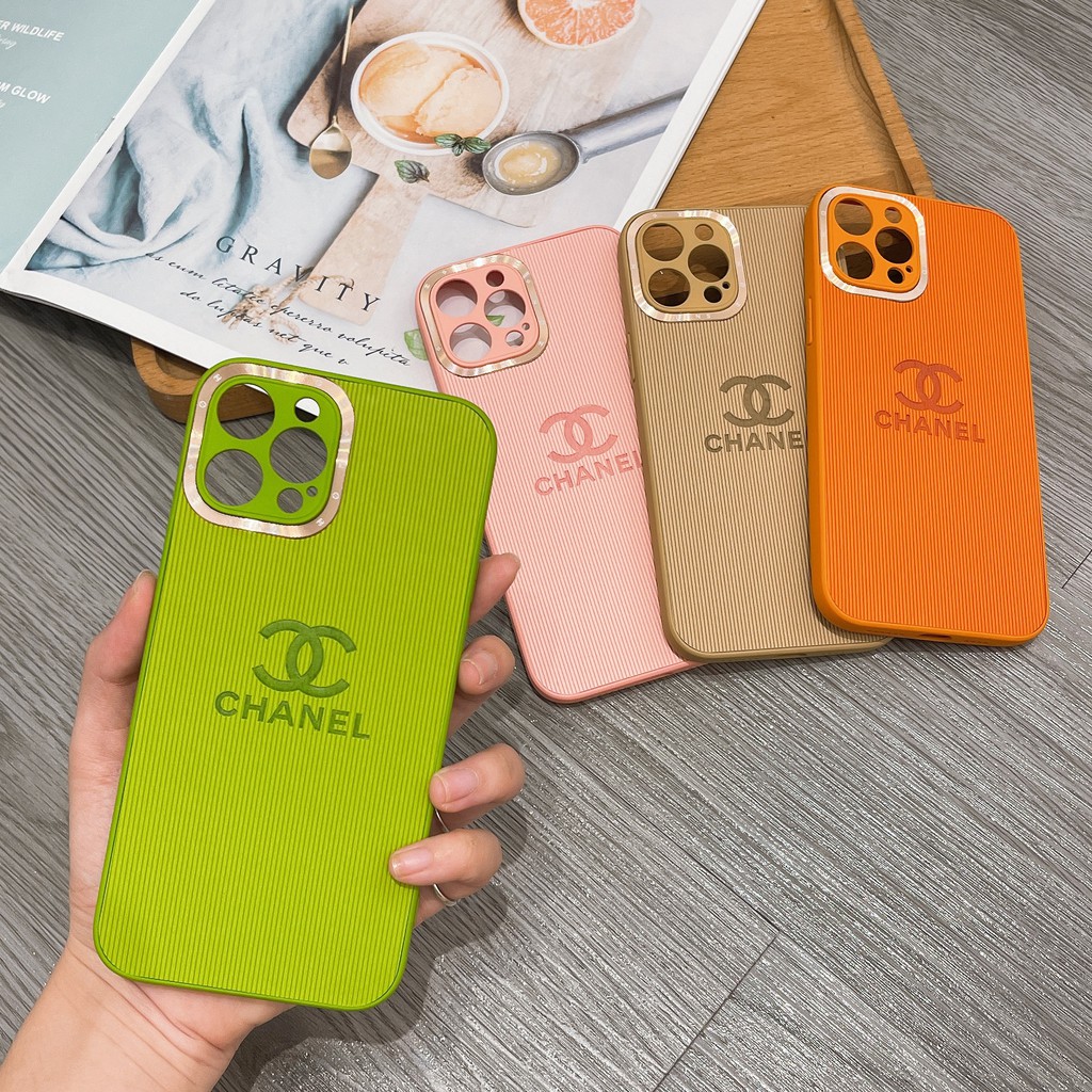 Ốp C.H.A.N.E.L viền vàng bảo vệ cam iphone 7plus/8plus/X/Xs/Xsmax/11/11promax/12promax