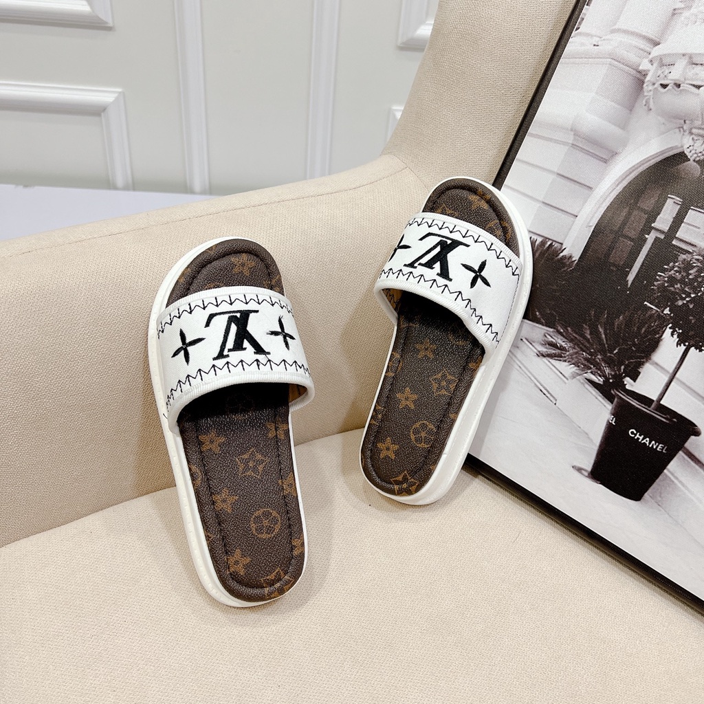 Dép nữ bản ngang lv thêu đế đúc bánh mình 2p chất Canvas bền đi cực êm - Chị Chảnh Store