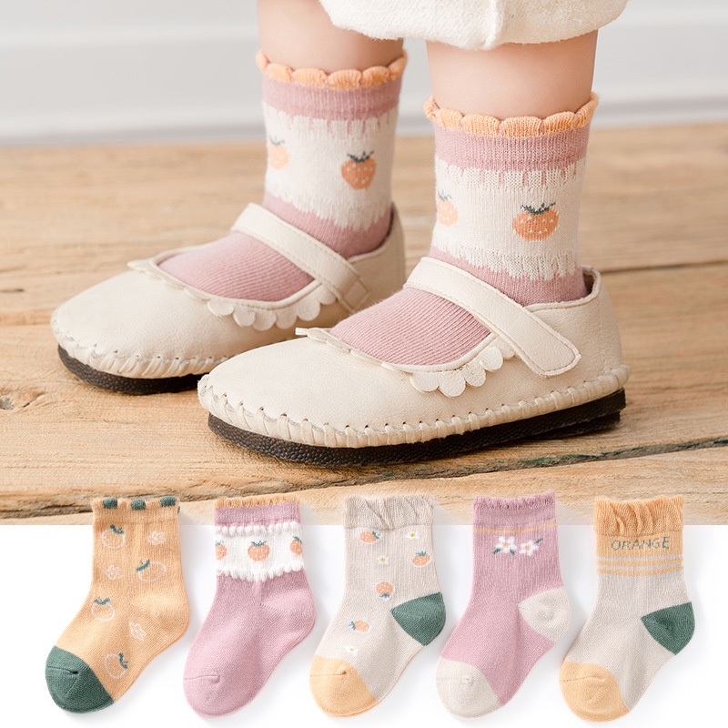 Set 5 đôi vớ cotton KOKOROCARE MF-10 cổ vừa họa tiết dâu tây thời trang mùa thu cho bé gái cỡ S/M/L 1-8 tuổi